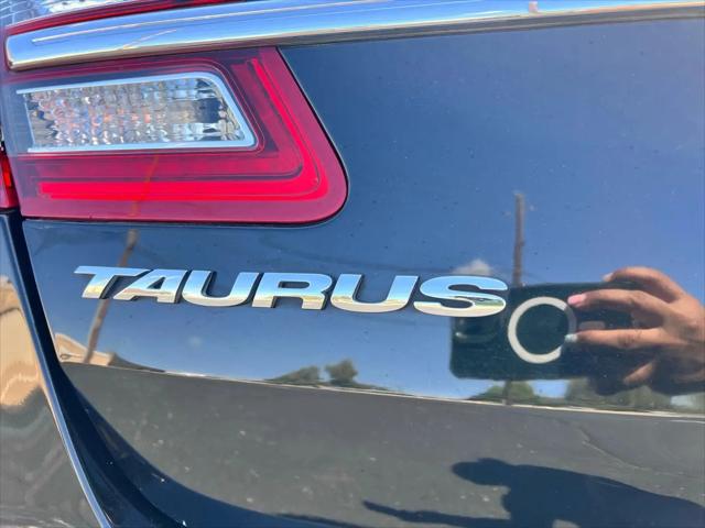 2017 Ford Taurus SE