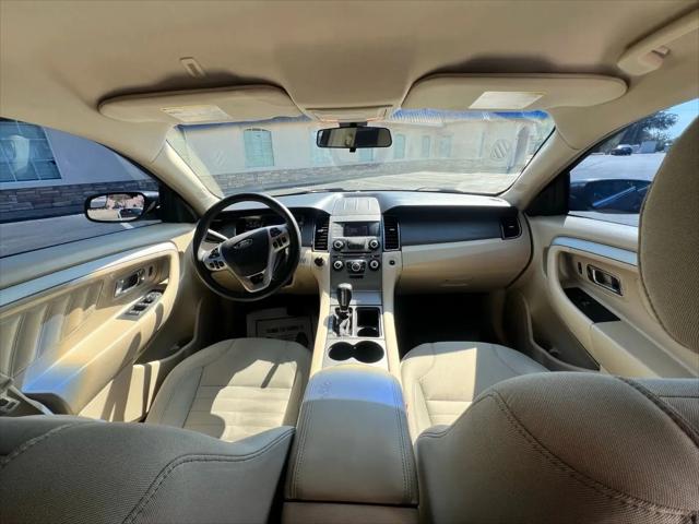 2017 Ford Taurus SE