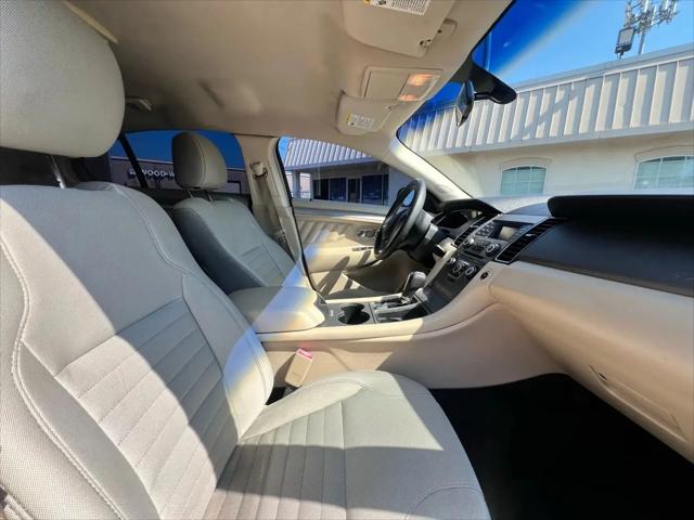 2017 Ford Taurus SE