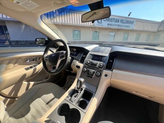 2017 Ford Taurus SE