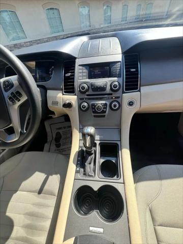 2017 Ford Taurus SE