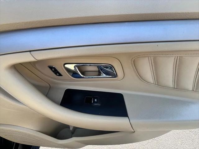 2017 Ford Taurus SE