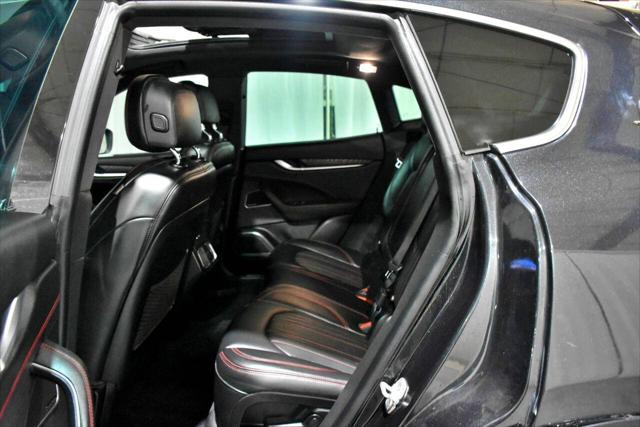 2017 Maserati Levante Standard