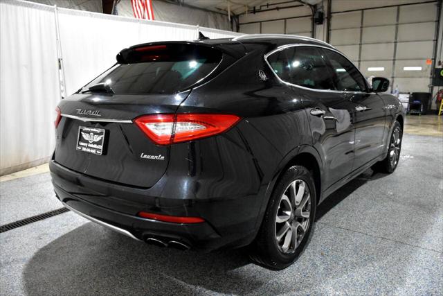 2017 Maserati Levante Standard