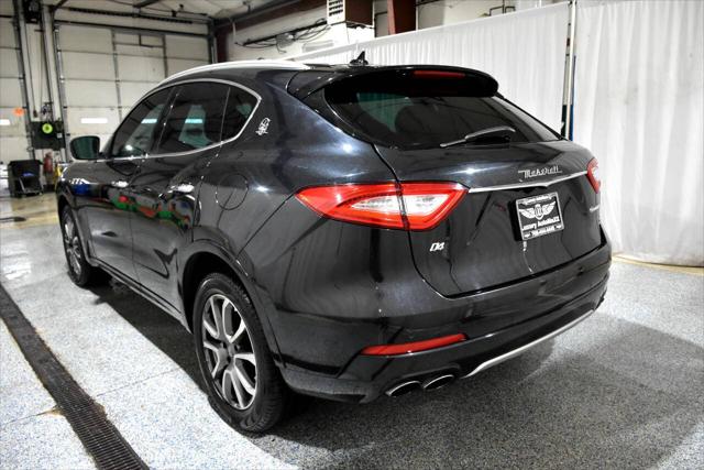 2017 Maserati Levante Standard