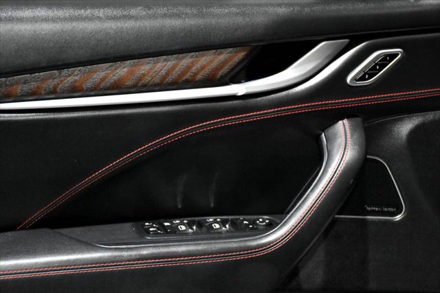2017 Maserati Levante Standard