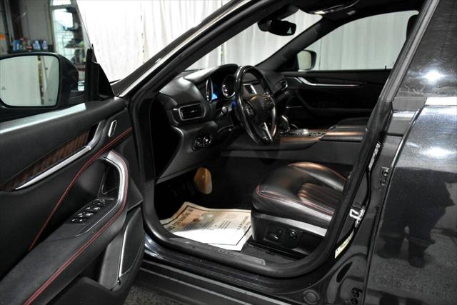 2017 Maserati Levante Standard