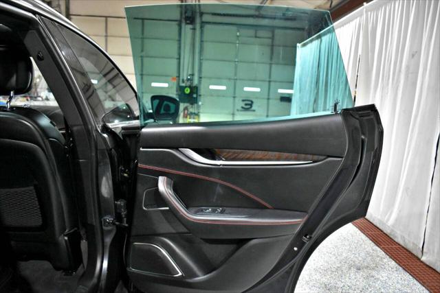2017 Maserati Levante Standard