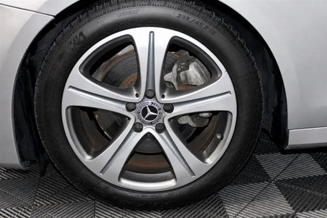 2018 Mercedes-Benz E-CLASS E 300 E 300