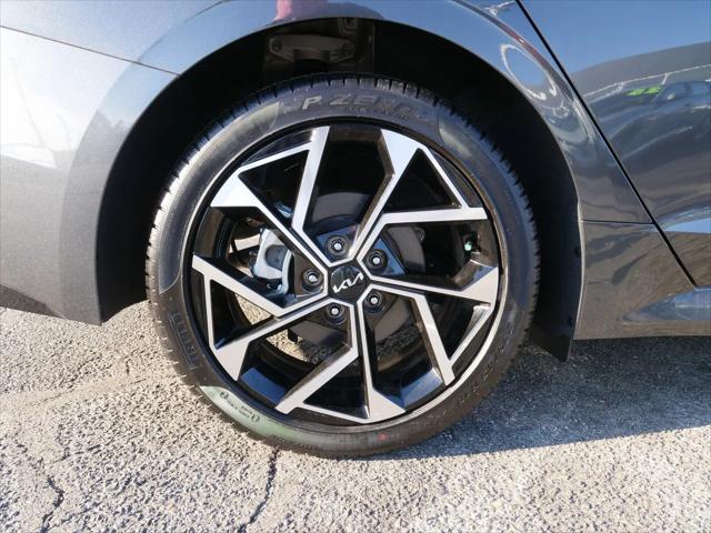 2025 Kia K5 EX