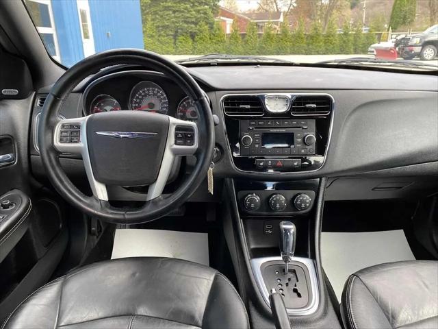 2013 Chrysler 200 Limited