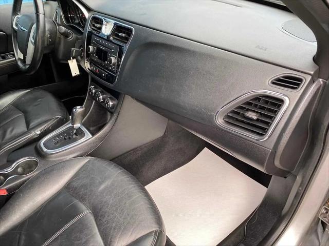 2013 Chrysler 200 Limited