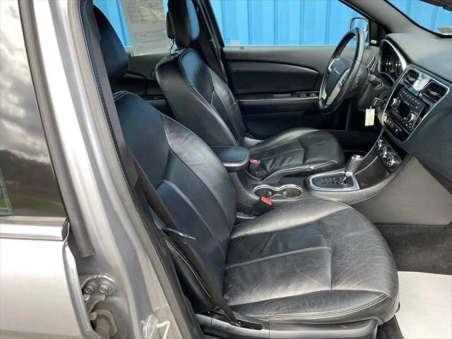 2013 Chrysler 200 Limited