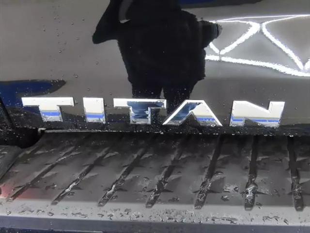 2023 Nissan Titan Crew Cab SV 4x2