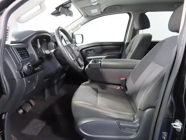 2023 Nissan Titan Crew Cab SV 4x2