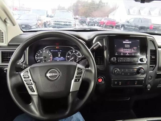 2023 Nissan Titan Crew Cab SV 4x2