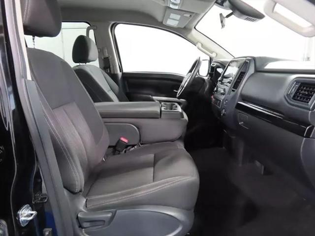2023 Nissan Titan Crew Cab SV 4x2