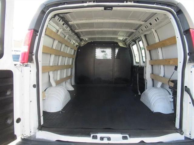 2022 Chevrolet Express Cargo Van RWD 2500 Regular Wheelbase WT