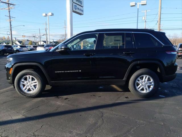 2025 Jeep Grand Cherokee GRAND CHEROKEE LAREDO 4X4