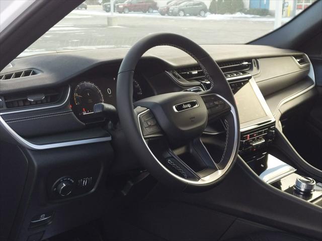 2025 Jeep Grand Cherokee GRAND CHEROKEE LAREDO 4X4