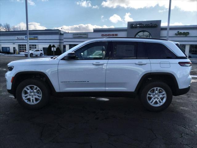 2025 Jeep Grand Cherokee GRAND CHEROKEE LAREDO 4X4