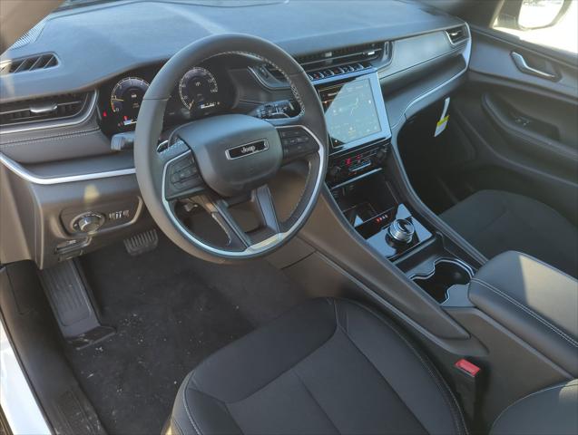 2025 Jeep Grand Cherokee GRAND CHEROKEE L LAREDO 4X4
