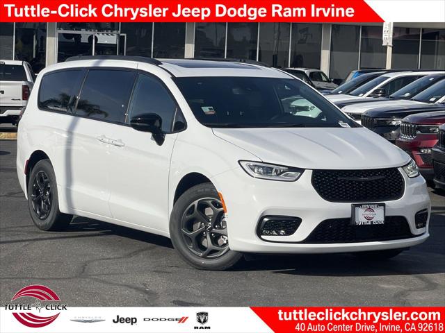 2025 Chrysler Pacifica Hybrid PACIFICA PLUG-IN HYBRID S APPEARANCE