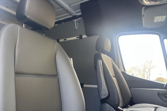 2025 Mercedes-Benz Sprinter 2500 Standard Roof 4-Cyl Diesel