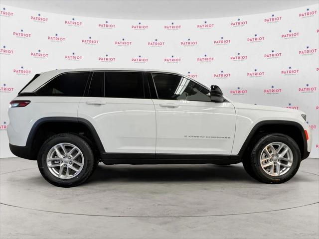 2025 Jeep Grand Cherokee GRAND CHEROKEE LAREDO X 4X4