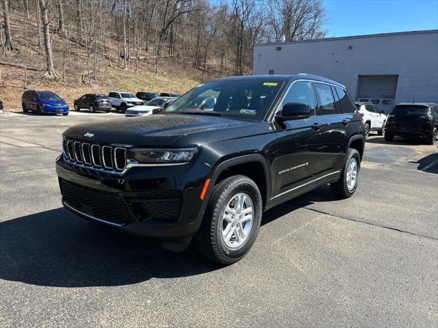 2025 Jeep Grand Cherokee GRAND CHEROKEE LAREDO 4X4