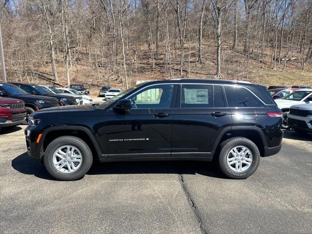 2025 Jeep Grand Cherokee GRAND CHEROKEE LAREDO 4X4