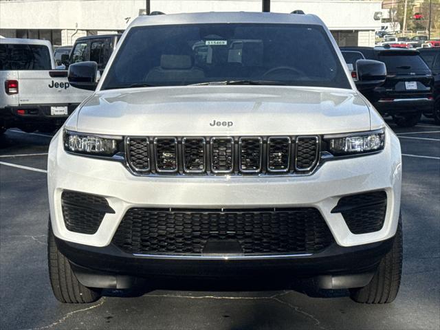 2025 Jeep Grand Cherokee GRAND CHEROKEE LAREDO 4X2