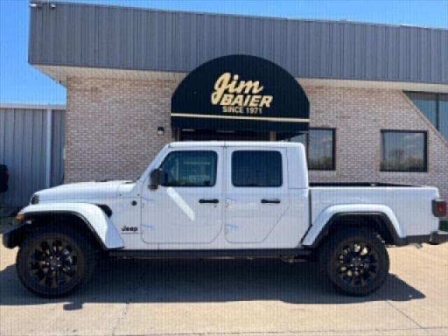 2025 Jeep Gladiator GLADIATOR NIGHTHAWK 4X4