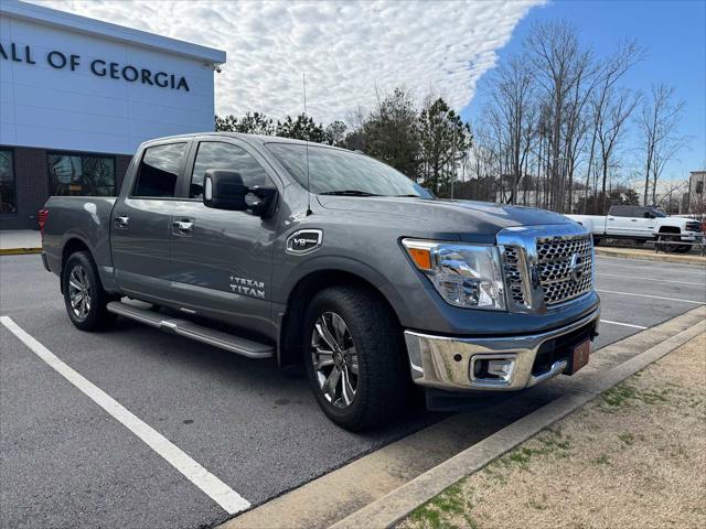 2017 Nissan TITAN SV