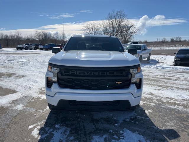 2023 Chevrolet Silverado 1500 4WD Crew Cab Short Bed Custom