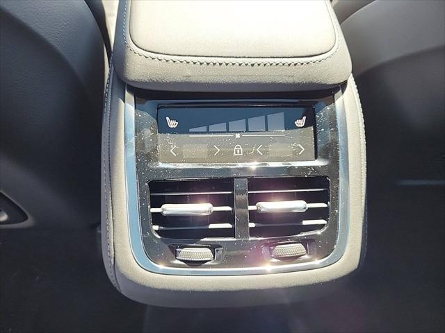 2025 Volvo XC90 B6 Ultra