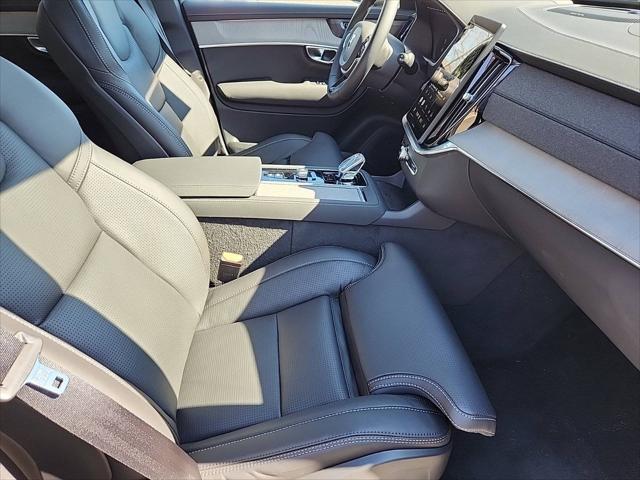 2025 Volvo XC90 B6 Ultra