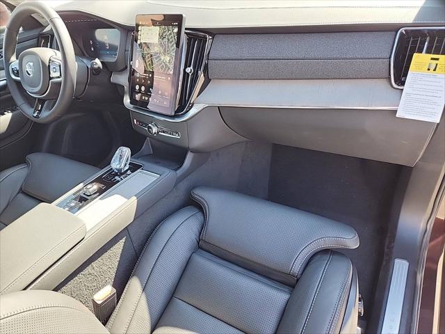 2025 Volvo XC90 B6 Ultra