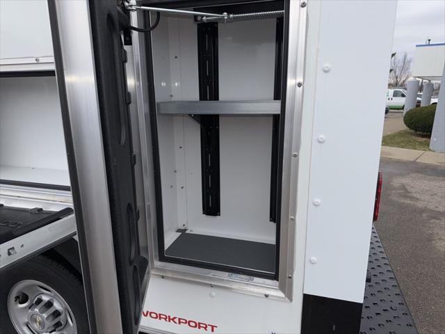2025 Chevrolet Express Cutaway Work Van