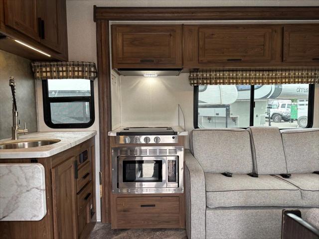 2022 Ford E-450 Cutaway 3250LE