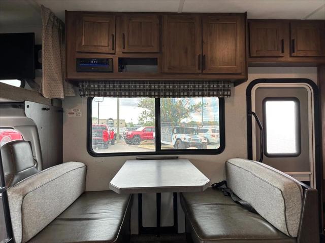 2022 Ford E-450 Cutaway 3250LE