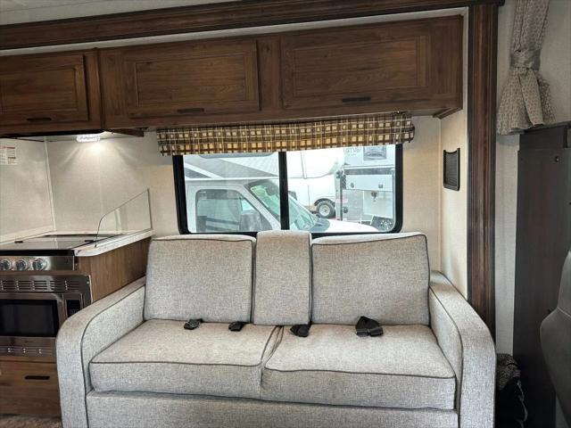 2022 Ford E-450 Cutaway 3250LE