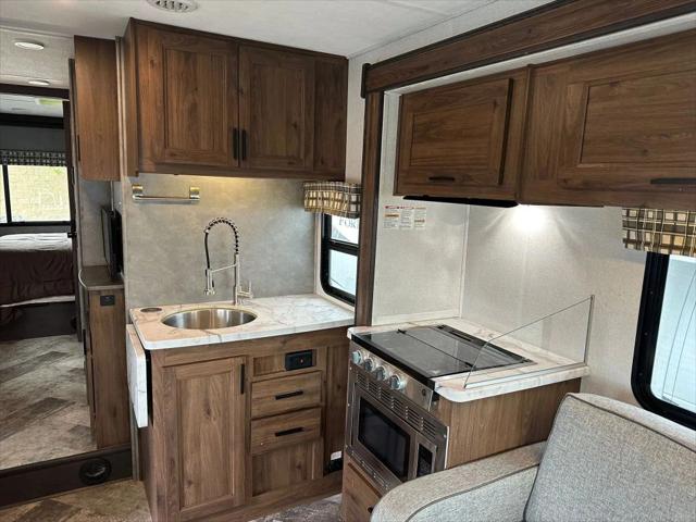 2022 Ford E-450 Cutaway 3250LE