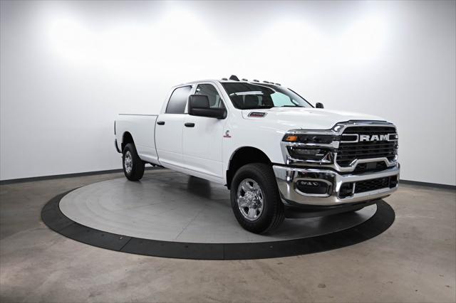 2025 RAM Ram 3500 RAM 3500 TRADESMAN CREW CAB 4X4 8 BOX