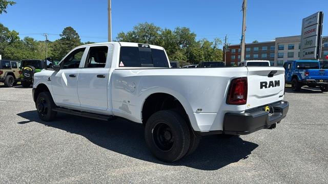 2025 RAM Ram 3500 RAM 3500 TRADESMAN CREW CAB 4X4 8 BOX