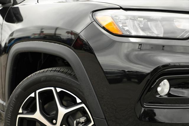 2025 Jeep Compass COMPASS LIMITED 4X4