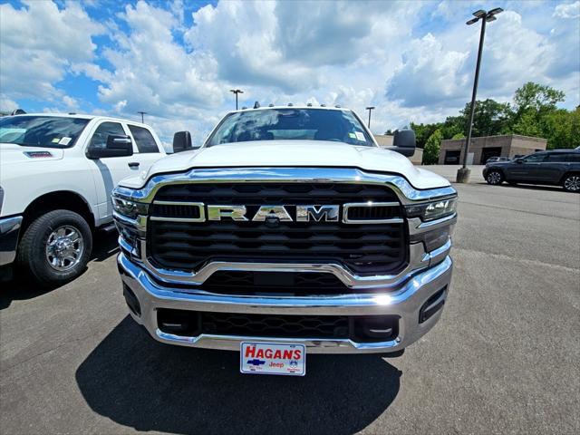 2025 RAM Ram 3500 RAM 3500 TRADESMAN CREW CAB 4X4 64 BOX