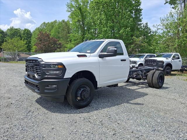 2025 RAM Ram 3500 Chassis Cab RAM 3500 TRADESMAN CHASSIS REGULAR CAB 4X4 84 CA