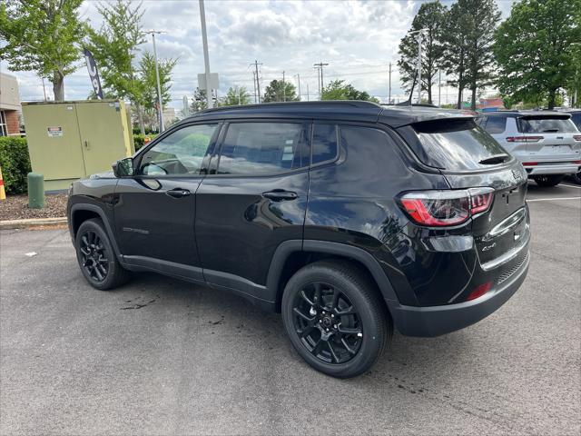 2025 Jeep Compass COMPASS LATITUDE 4X4