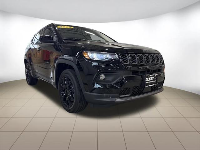 2025 Jeep Compass COMPASS LATITUDE 4X4